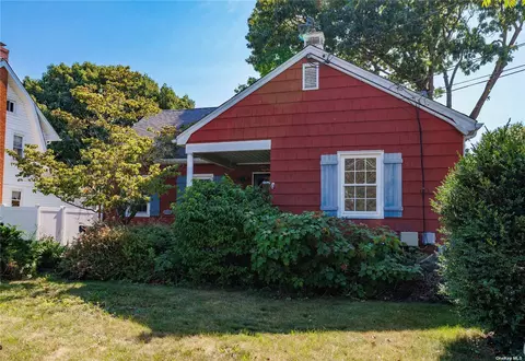 2669 Locust Ave, Oceanside, NY 11572