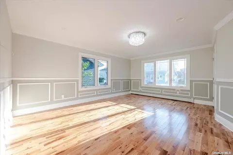 62 Monroe St, Franklin Square, NY 11010