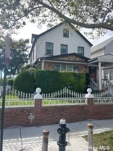 110-14 202nd St, Saint Albans, NY 11412
