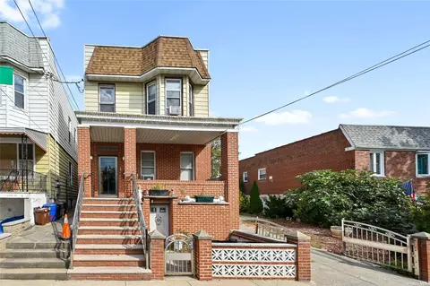 69-01 75th St, Middle Village, NY 11379
