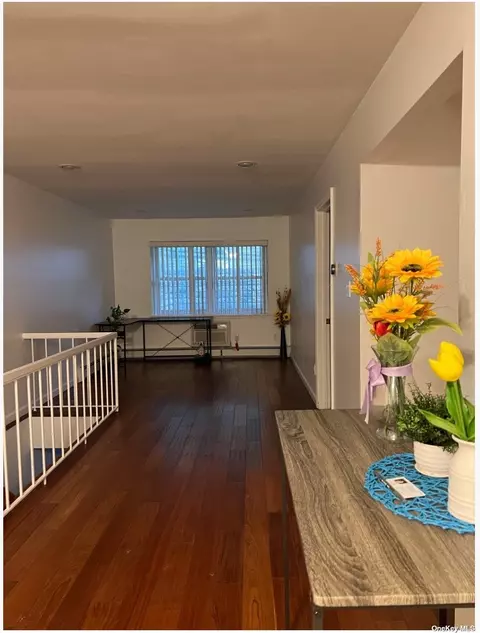 240-16 70th Ave #8C, Douglaston, NY 11362