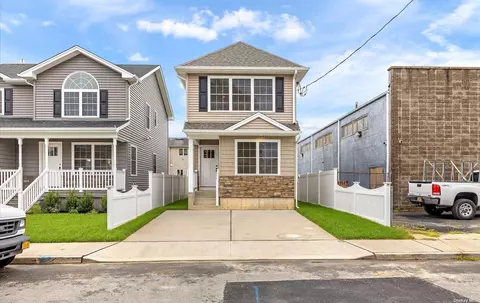 38 Underhill Ave, Roosevelt, NY 11575