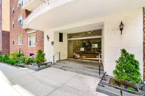 104-20 68 Dr #A37, Forest Hills, NY 11375