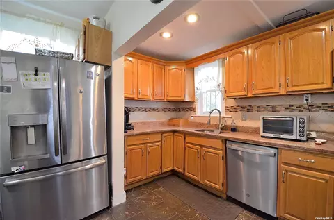 137 Independence Ave, Freeport, NY 11520