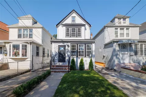 62-87 Austin St, Rego Park, NY 11374