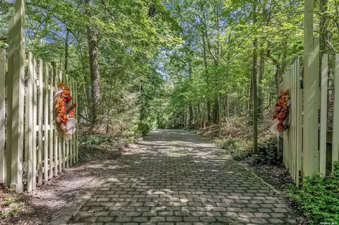 558 Pleasure Dr, Flanders, NY 11901