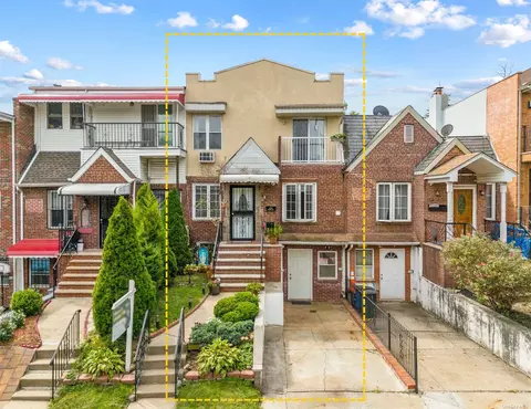 142-18 56th Rd, Flushing, NY 11355