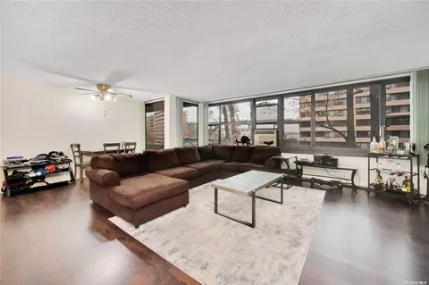 167-05 12th Ave #3C, Beechhurst, NY 11357