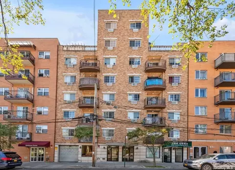 43-18 Robinson St #7B, Flushing, NY 11355