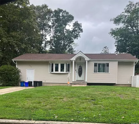 200 W 2nd St, Deer Park, NY 11729