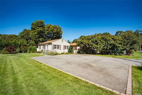 2 Gateway Dr, Wading River, NY 11792 photo 1