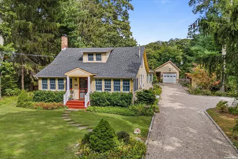 1525 W Creek Ave, Cutchogue, NY 11935