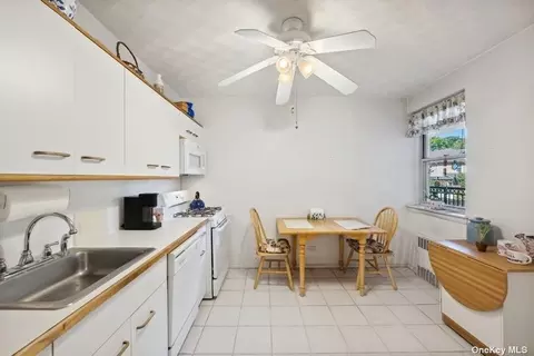 162-01 Powells Cove Blvd #2H, Beechhurst, NY 11357