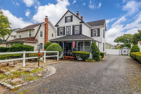 2843 Weeks Ave, Oceanside, NY 11572
