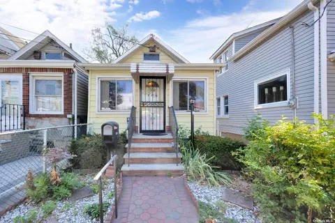 58-16 69th St, Maspeth, NY 11378