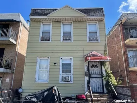 57-65 73rd Pl, Maspeth, NY 11378