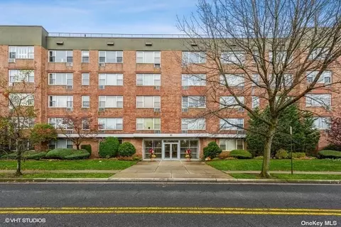 280 Guy Lombardo Ave #2B, Freeport, NY 11520