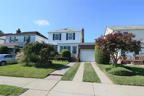 75-30 189 St, Fresh Meadows, NY 11366