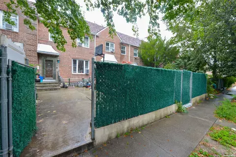 144-13 75th Ave, Flushing, NY 11367 photo 1