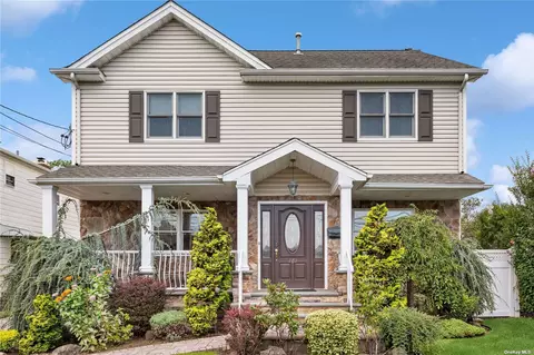 161 Roxbury Rd S, Garden City South, NY 11530