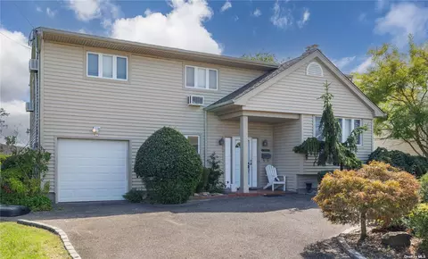 2781 Bayview Ave, Wantagh, NY 11793