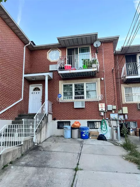 87-27 Kingston Pl, Jamaica Estates, NY 11432