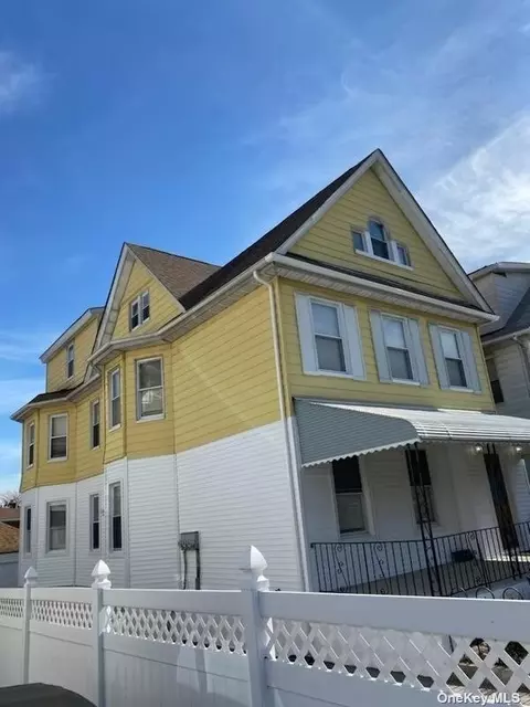 29-37 Ericsson St, East Elmhurst, NY 11369
