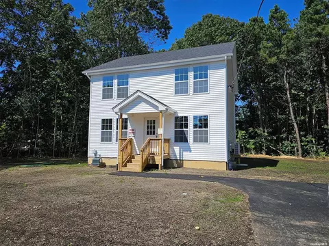 N/c S. Village Drive, Bellport, NY 11713