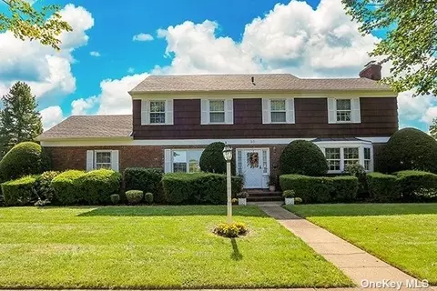 30 Merillon Ave, Garden City, NY 11530