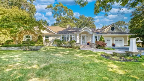 11 Shebar Dr, Islip, NY 11751