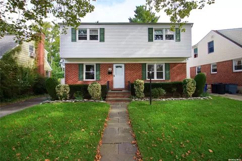 169 William St, Williston Park, NY 11596