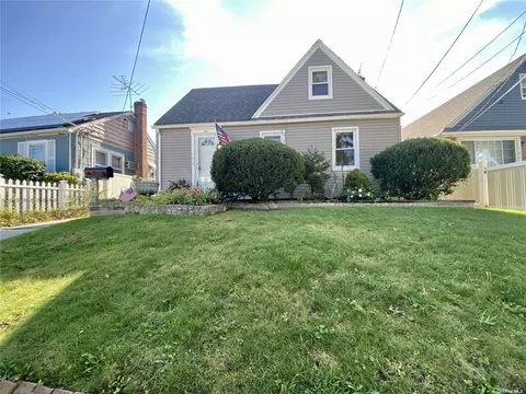 161 Jacob St, Elmont, NY 11003