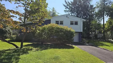 8 Shaw Ln, Greenburgh, NY 10530