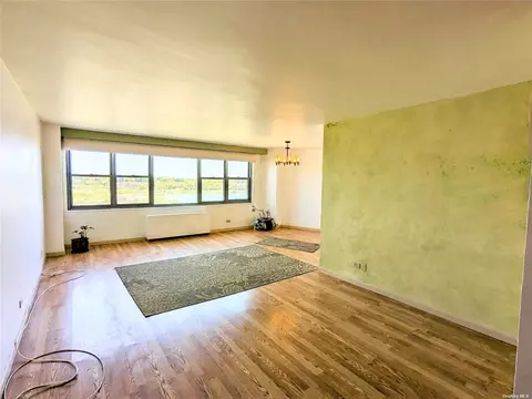 61-20 Grand Central Pkwy #B1210, Forest Hills, NY 11375