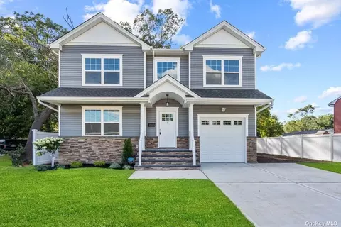 7 Keuka Rd, West Hempstead, NY 11552