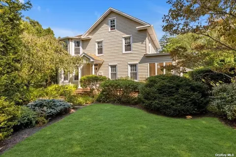 183 Mcconnell Ave, Bayport, NY 11705