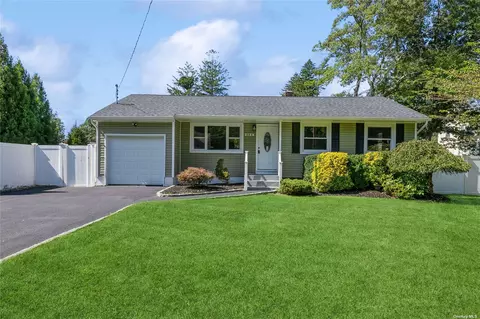 2138 Sycamore Ave, Ronkonkoma, NY 11779