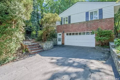 252 Shoreward Dr, Great Neck, NY 11021