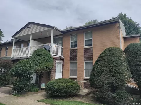 144 Artist Lake Dr #144, Middle Island, NY 11953