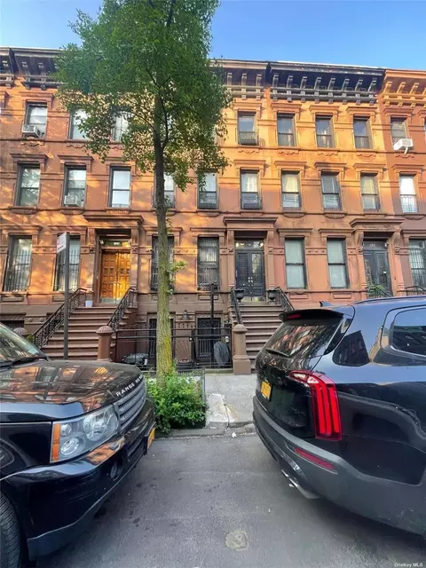 130 W 131st St, New York, NY 10027