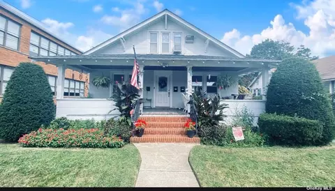 42 Union Ave, Amityville, NY 11701