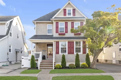 30 Windsor Pl, Lynbrook, NY 11563