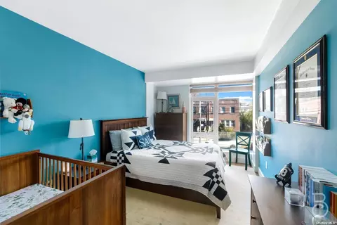 21-24 30th Ave #2B, Astoria, NY 11102