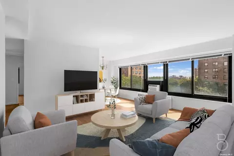 33-55 14th St #8B, Astoria, NY 11106