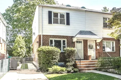 56-05 207th St, Bayside, NY 11364