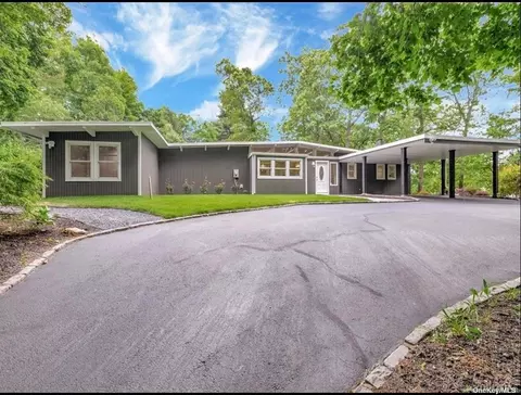 20 Woodland Dr, Smithtown, NY 11787