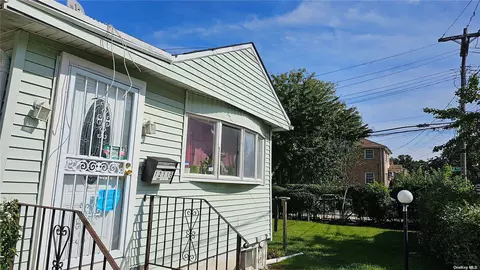 121-15 Long St, Jamaica, NY 11434