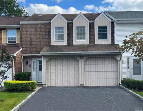 52 Holiday Dr #1, Woodbury, NY 11797