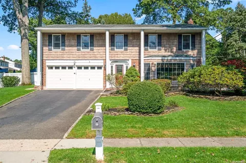 23 Cornelia Ln, Lake Grove, NY 11755