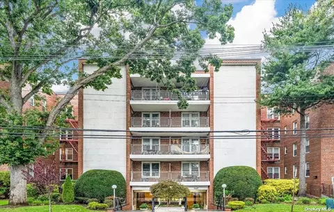 110 Brooklyn Ave #1-W, Freeport, NY 11520